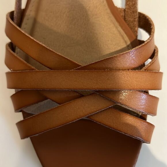 Torrid Faux Leather Open Toe Slip On Flats Shoes Size 8W - Picture 11 of 11